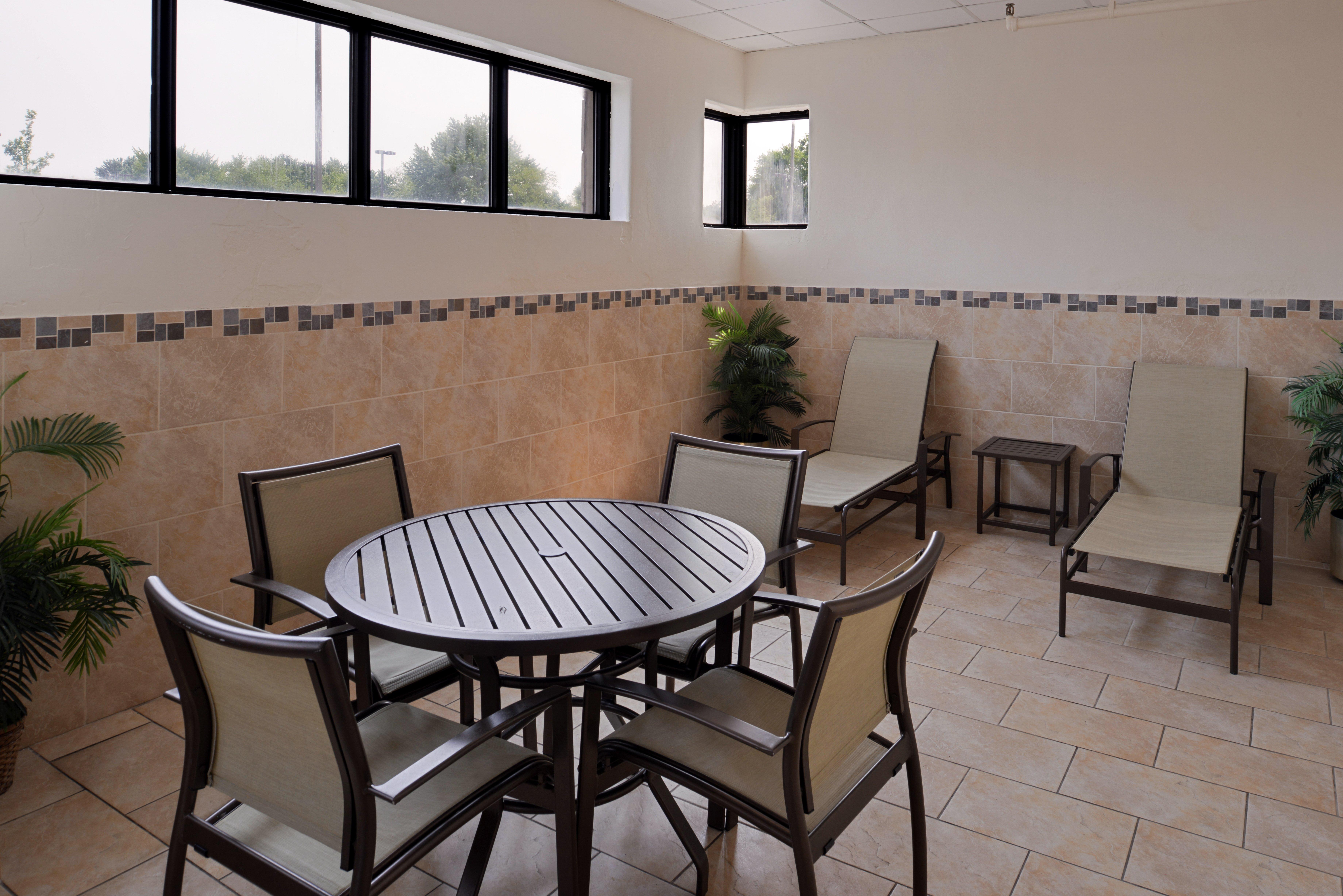Holiday Inn Express Crestwood By Ihg Exteriér fotografie