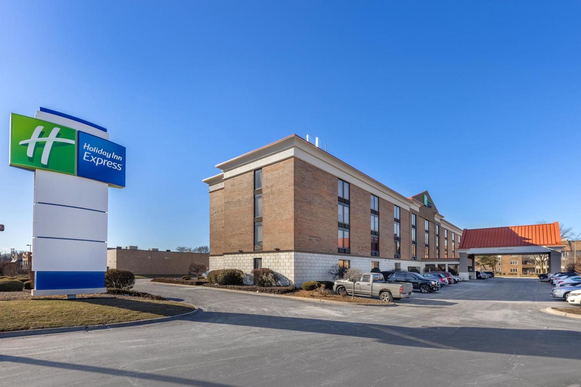 Holiday Inn Express Crestwood By Ihg Exteriér fotografie