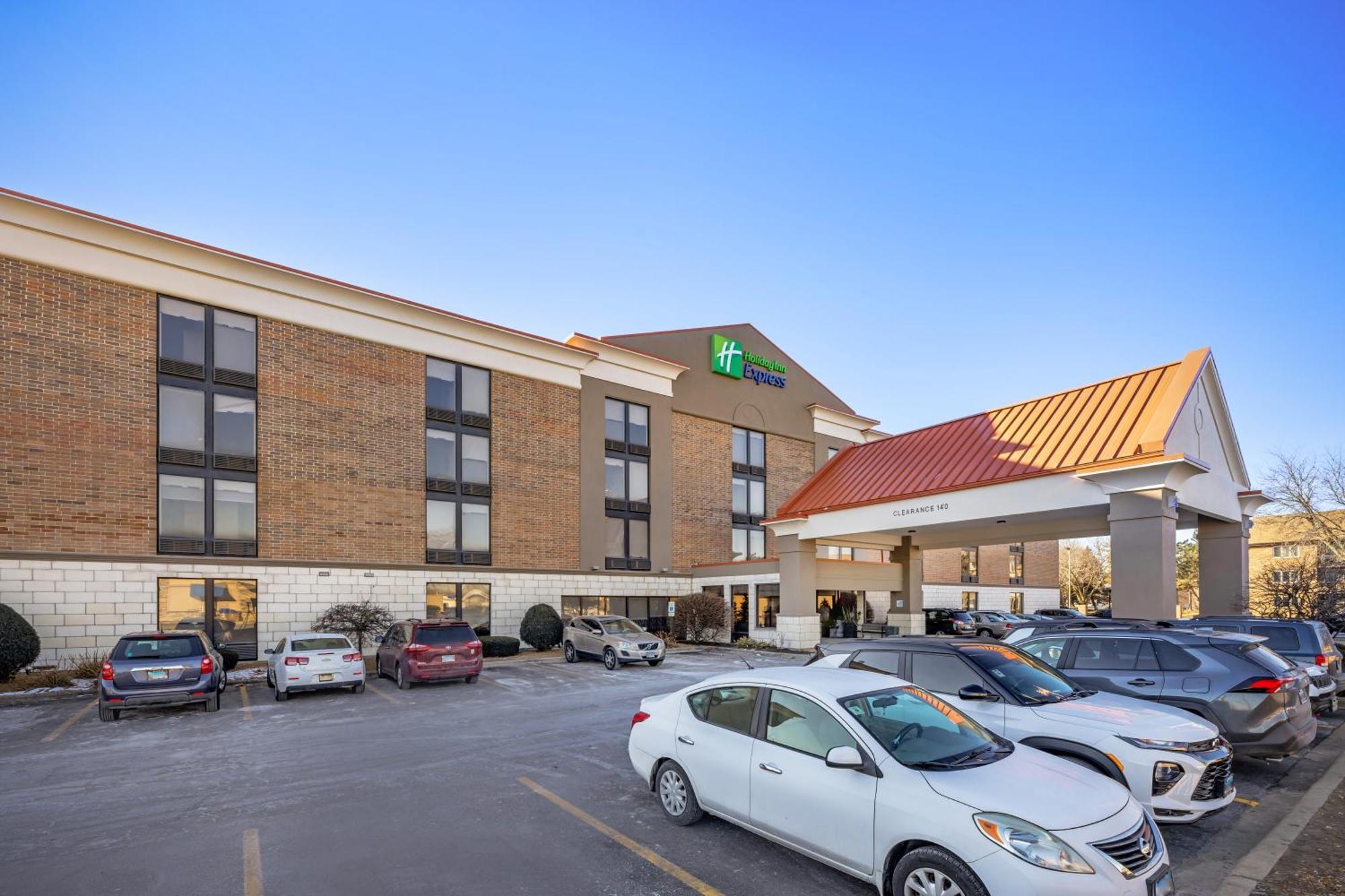 Holiday Inn Express Crestwood By Ihg Exteriér fotografie