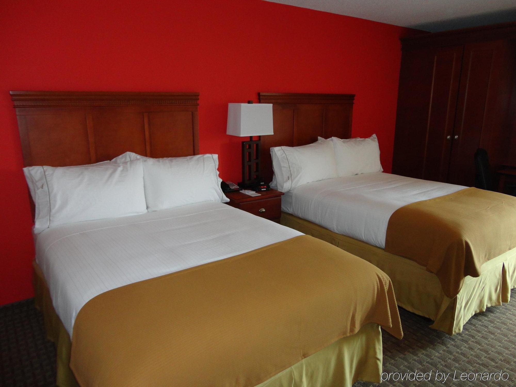 Holiday Inn Express Crestwood By Ihg Exteriér fotografie
